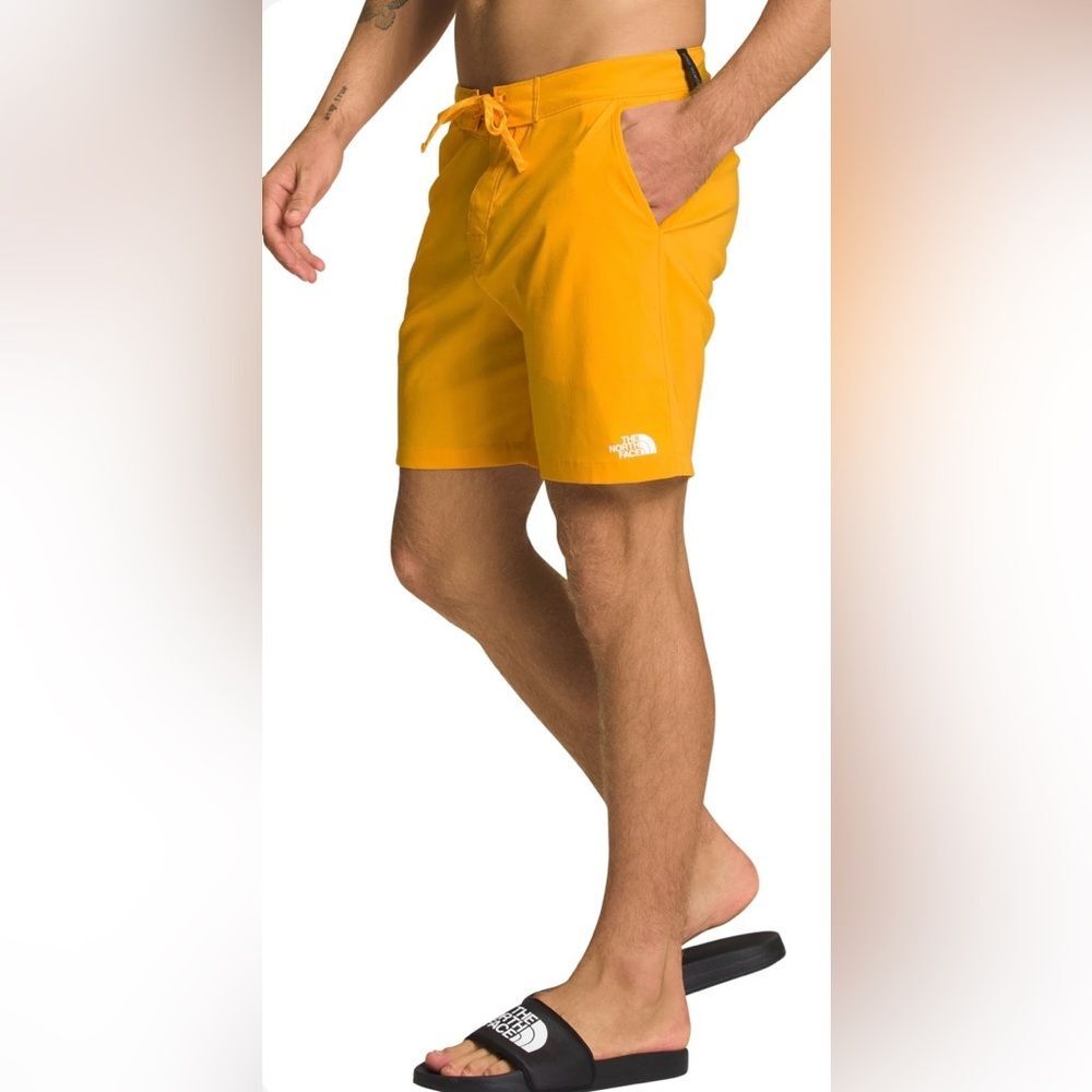 North Face Class V Ripstop Board Shorts in Summit Gold